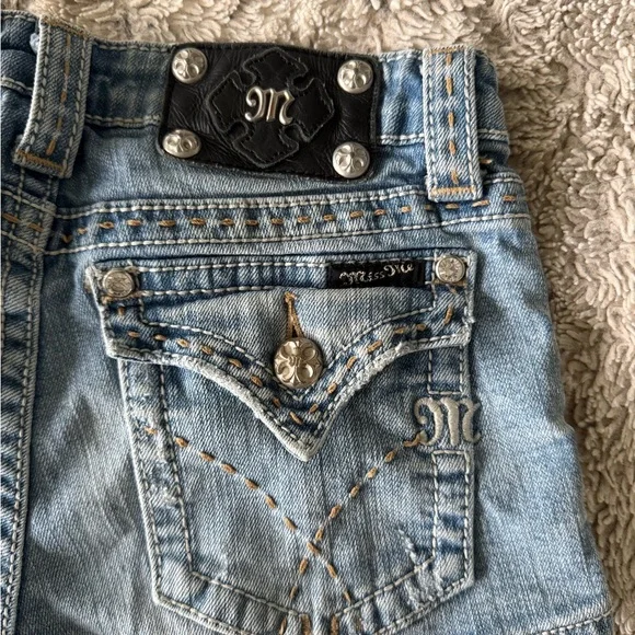 Miss Me Denim Shorts - Picture 2 of 4